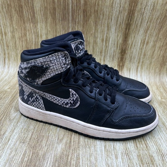 Women's 7.5 - Nike Air Jordan 1 Retro High Premium 'Snakeskin' Black AH7389-014 - Picture 1 of 10